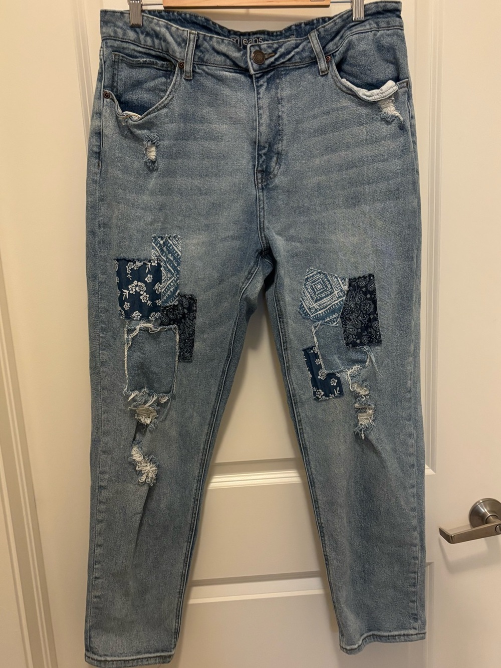 Maurices Light Wash Boyfriend Jeans with Blue Patchwork